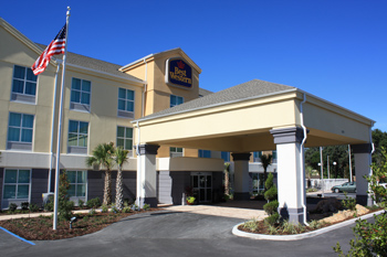 Best Western Chain of Lakes Inn & Suites