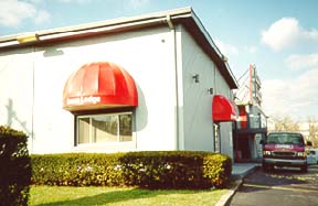 Econo Lodge Airport Lester