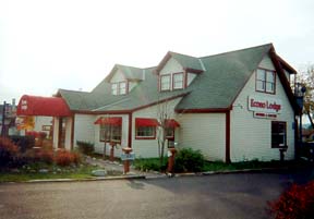 Econo Lodge & Suites Shelburne