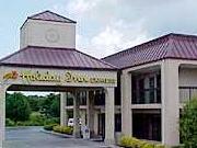 Holiday Inn Express Hotel & Suites Clinton (I-75 Ext 122 Hwy 61)