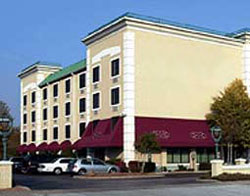 La Quinta Inn & Suites Milwaukee-Glendale/Bayshore Town Center Area