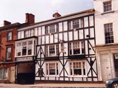 The Queens Head Hotel